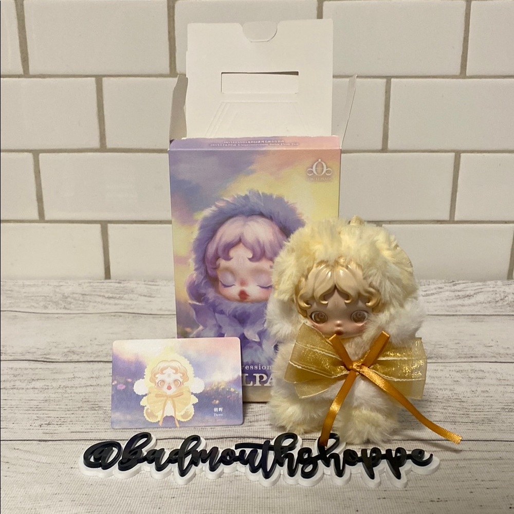 *Pop Mart Skull Panda L'impressionnisme Series Blind Box Plush Bag Charm - Dawn